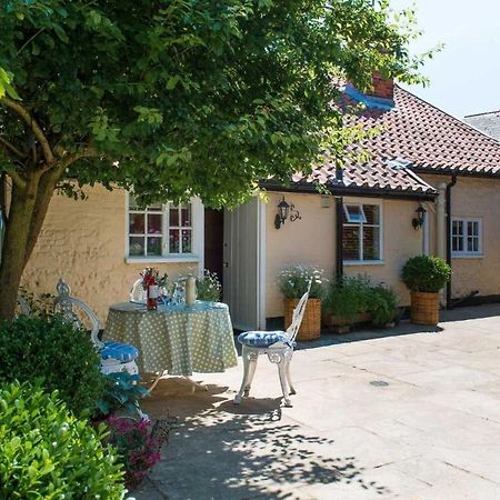 Wren Cottage, A Very Cosy Historic Coastal Cottage In A Pretty Little Village Wickham Market المظهر الخارجي الصورة