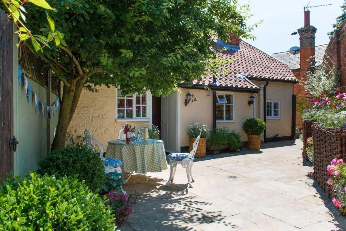 Wren Cottage, A Very Cosy Historic Coastal Cottage In A Pretty Little Village Wickham Market المظهر الخارجي الصورة