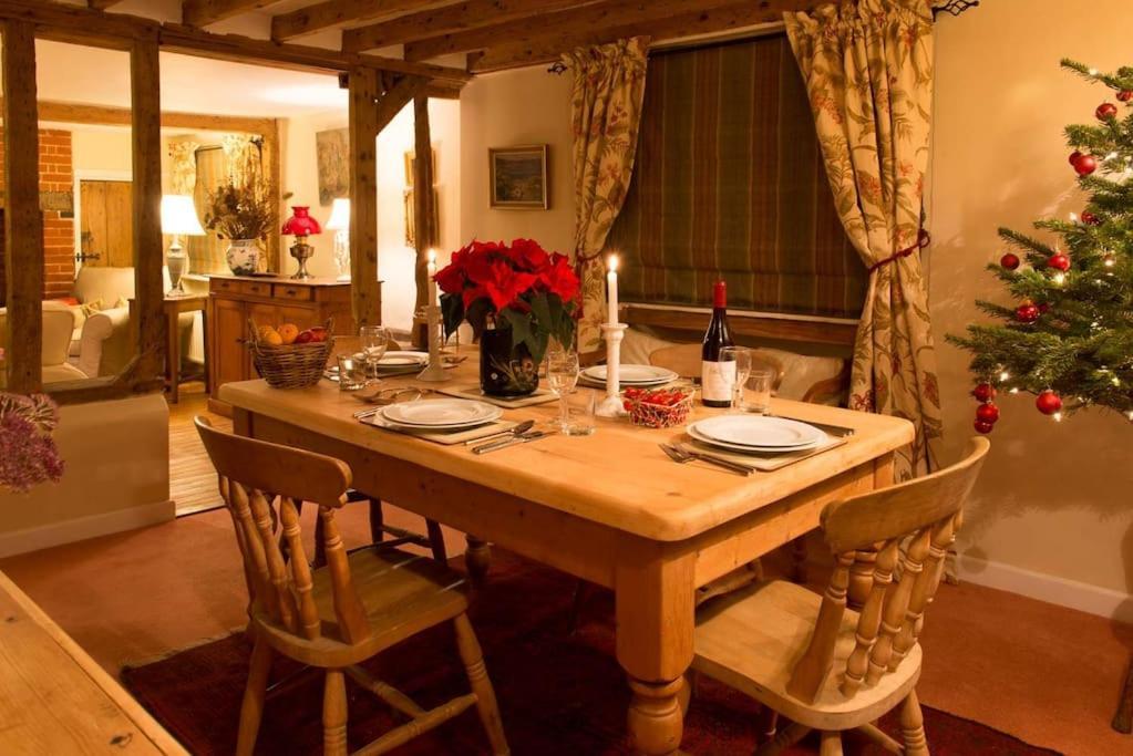 Wren Cottage, A Very Cosy Historic Coastal Cottage In A Pretty Little Village Wickham Market المظهر الخارجي الصورة