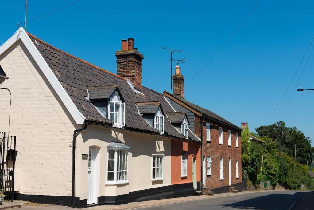 Wren Cottage, A Very Cosy Historic Coastal Cottage In A Pretty Little Village Wickham Market المظهر الخارجي الصورة